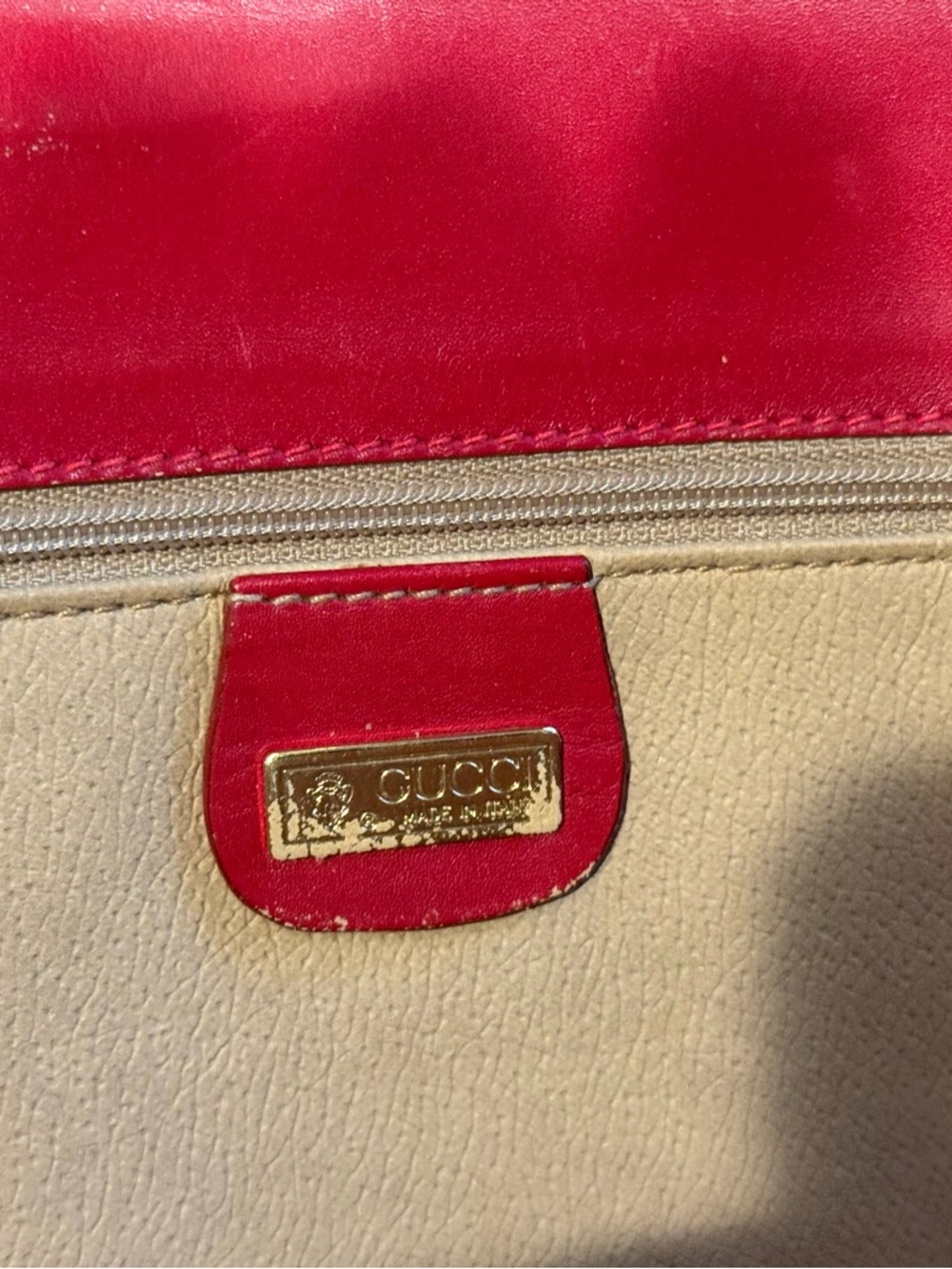 Vintage Gucci Beige and Red Leather Interior Zip portfolio bag - Picture 5 of 11
